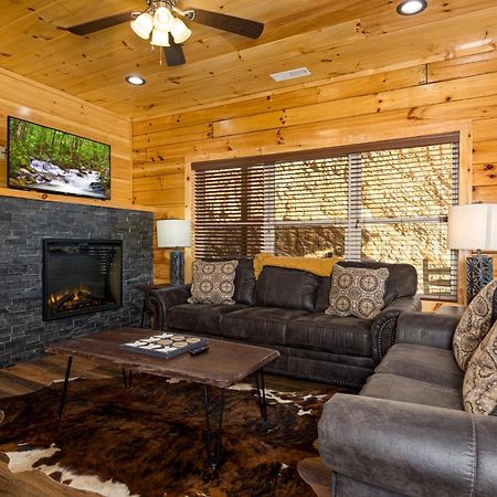 5Bd5B Escape Cabin With 2 Hottubs, Thtr &Game Rm,1Mi To The Parkway! 4Mi To Dollywood - Spring Deal 鸽子谷 外观 照片