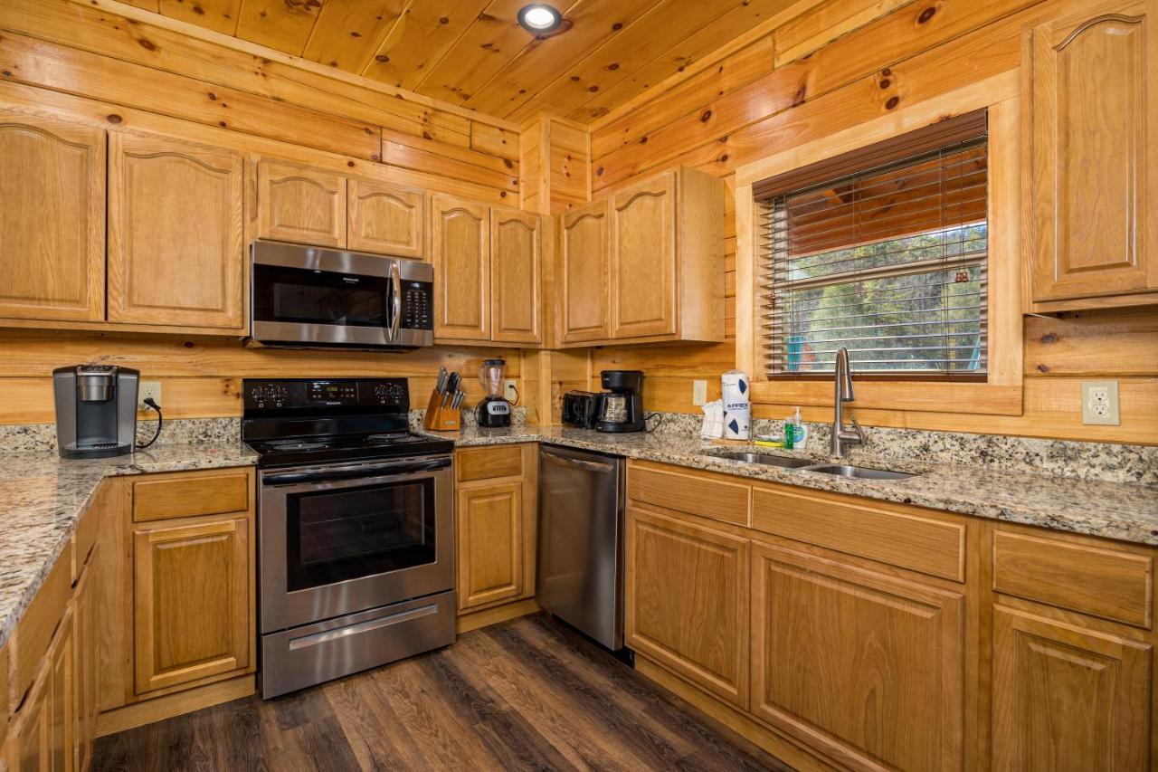 5Bd5B Escape Cabin With 2 Hottubs, Thtr &Game Rm,1Mi To The Parkway! 4Mi To Dollywood - Spring Deal 鸽子谷 外观 照片