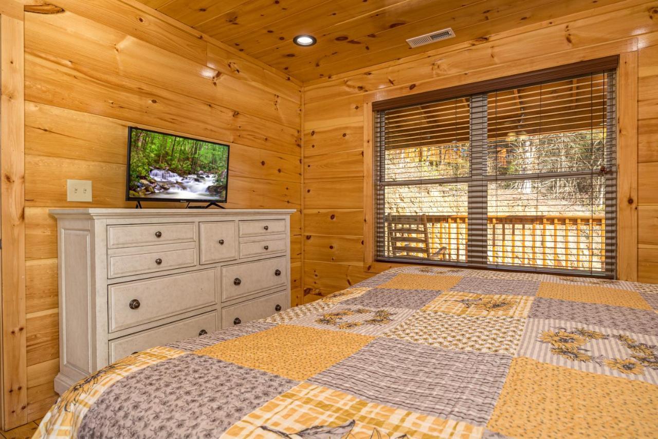 5Bd5B Escape Cabin With 2 Hottubs, Thtr &Game Rm,1Mi To The Parkway! 4Mi To Dollywood - Spring Deal 鸽子谷 外观 照片