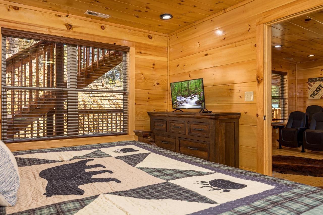 5Bd5B Escape Cabin With 2 Hottubs, Thtr &Game Rm,1Mi To The Parkway! 4Mi To Dollywood - Spring Deal 鸽子谷 外观 照片