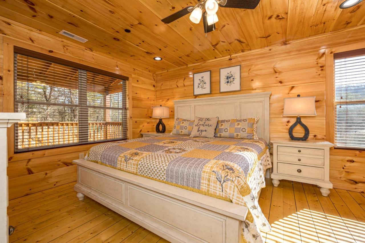 5Bd5B Escape Cabin With 2 Hottubs, Thtr &Game Rm,1Mi To The Parkway! 4Mi To Dollywood - Spring Deal 鸽子谷 外观 照片