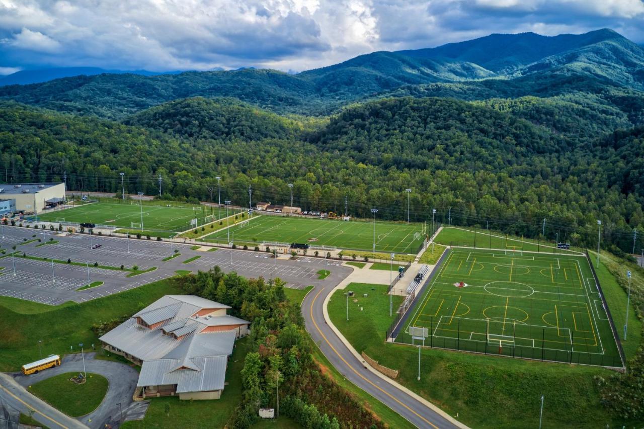 5Bd5B Escape Cabin With 2 Hottubs, Thtr &Game Rm,1Mi To The Parkway! 4Mi To Dollywood - Spring Deal 鸽子谷 外观 照片