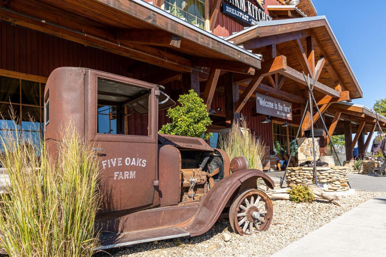 5Bd5B Escape Cabin With 2 Hottubs, Thtr &Game Rm,1Mi To The Parkway! 4Mi To Dollywood - Spring Deal 鸽子谷 外观 照片